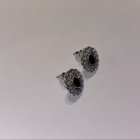 Earrings - Picture 5 of 6